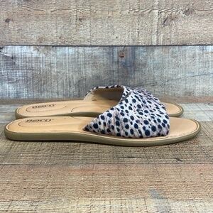 Born Handcrafted Slide Sandals Womens Sz 10 M Tan Black Cheetah Flats Fabric